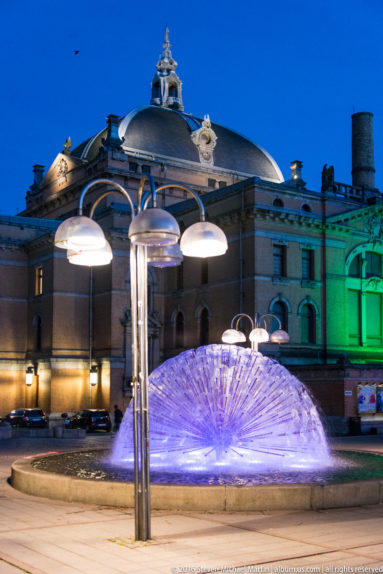 Fountain at Nationaltheatret (National Theatre) by Steven Michael Martin