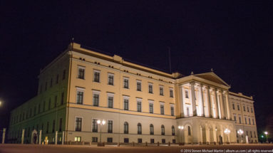 Det Kongelige Slott (The Royal Palace) by Steven Michael Martin