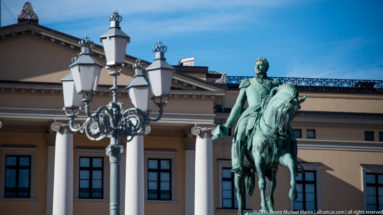 Det Kongelige Slott (The Royal Palace) by Steven Michael Martin