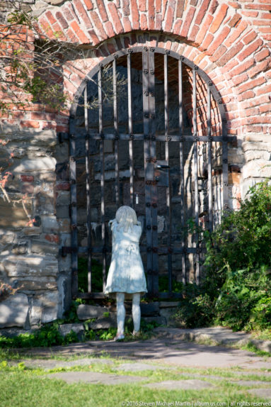 Sculpture at Akershus slott og festning (Castle and Fortress) by Steven Michael Martin