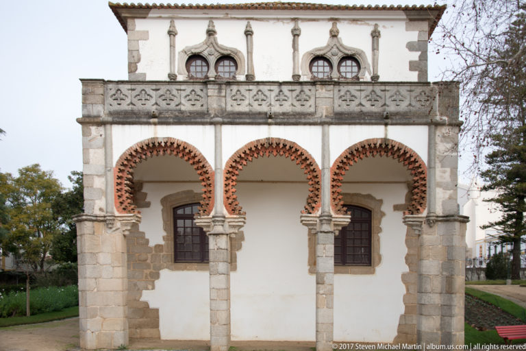 Three-bay Manueline-Mudéjar loggia of the Paço das Damas at the Palácio de D. Manuel in Évora.