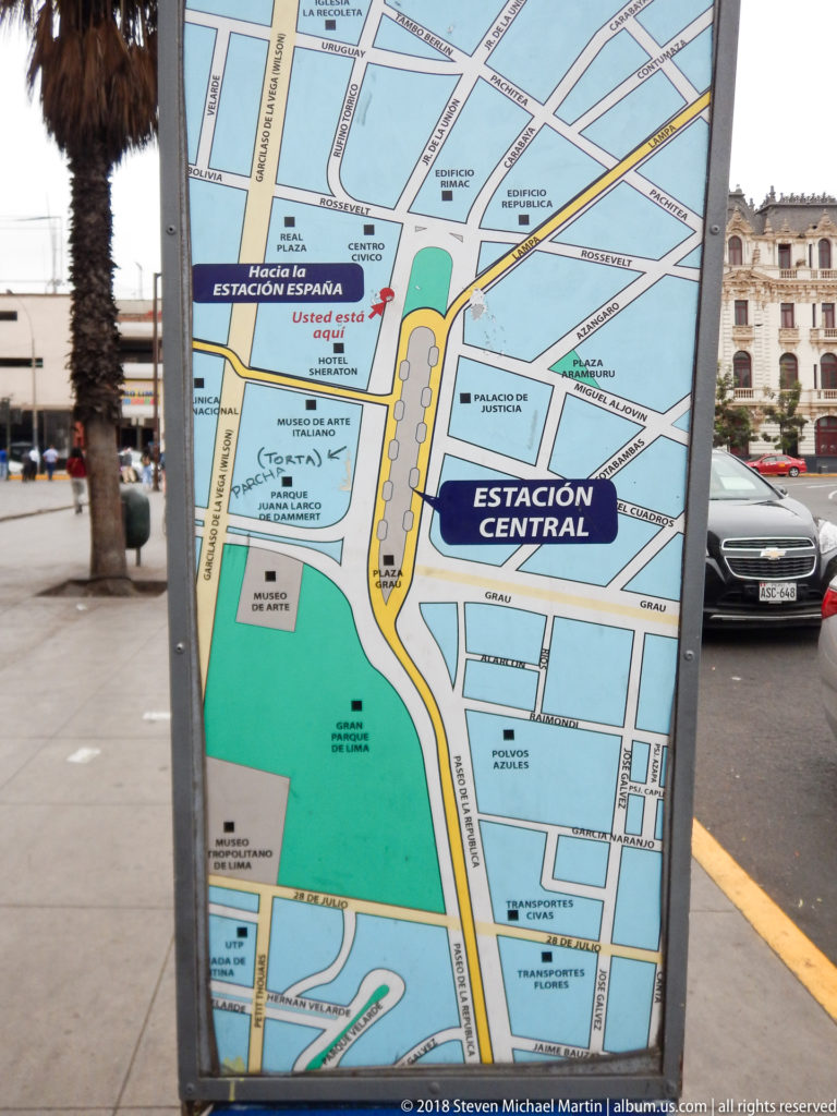 Street map labeled Estación Central showing surrounding roads, green areas, and destinations in central Lima.