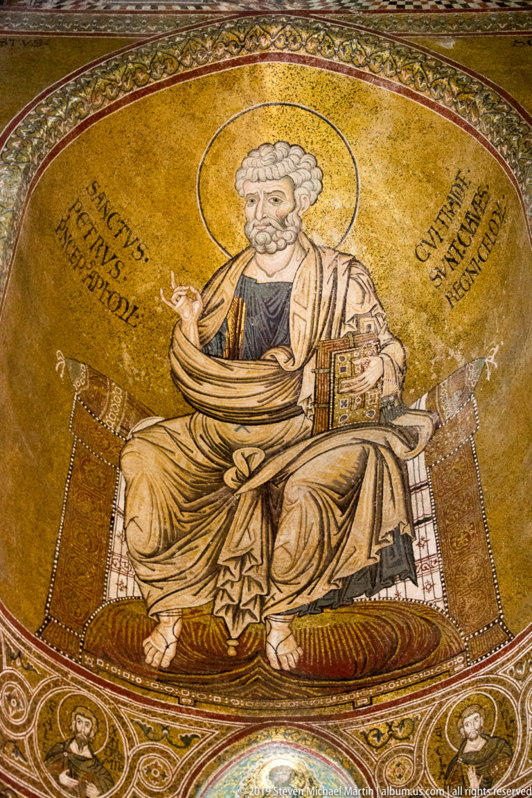 Saint Peter holds a book and keys in a gold-ground mosaic portrait.