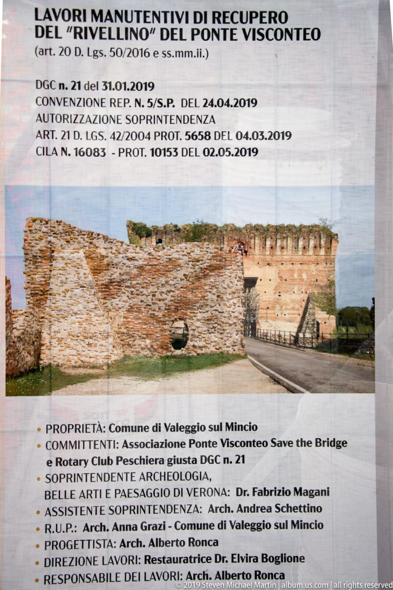 Italian restoration notice for Ponte Visconteo, with a bridge photograph and project, municipal, contractor, and engineering text.