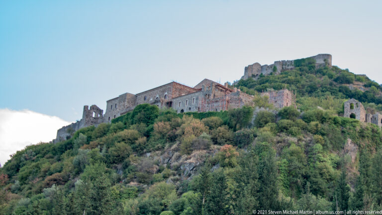 Palace of the Despots stretches across the upper slope of Mystras below the summit fortress.