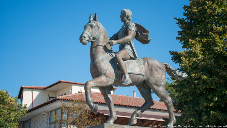 Pella