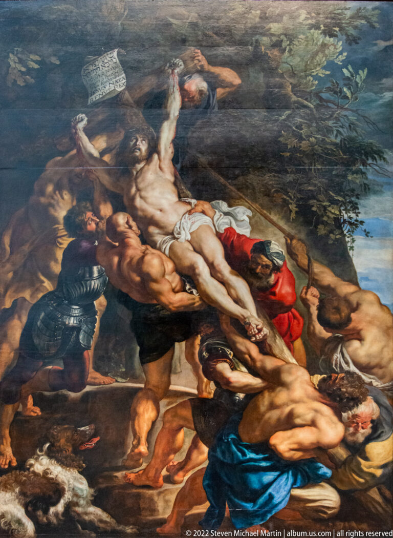 Central panel of Rubens’s The Elevation of the Cross, with muscular men lifting Christ’s cross on a steep diagonal.