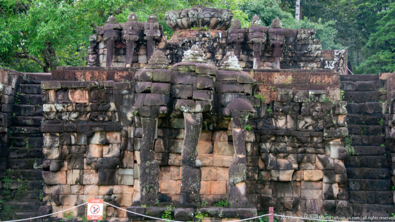 Closer view of central elephant terrace projection at Angkor Thom.