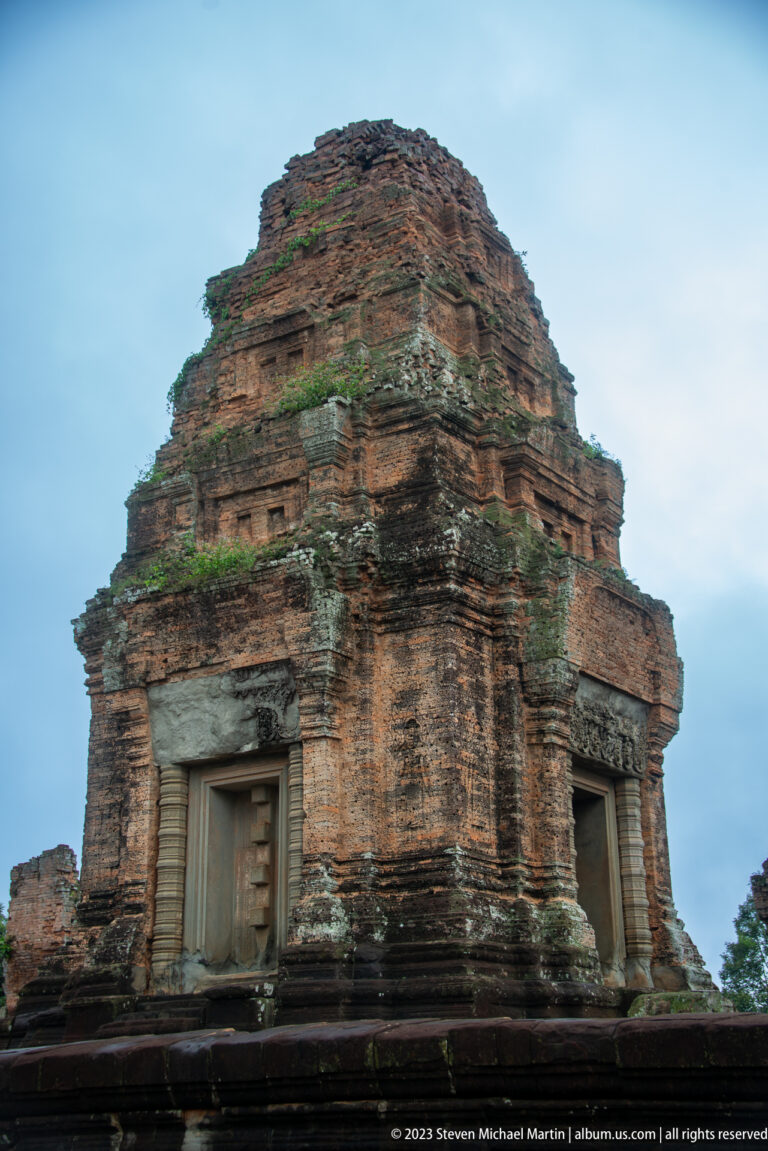 Corner view emphasizing stepped roof at East Mebon.