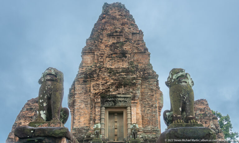 Frontal shrine flanked by stone lions at East Mebon.
