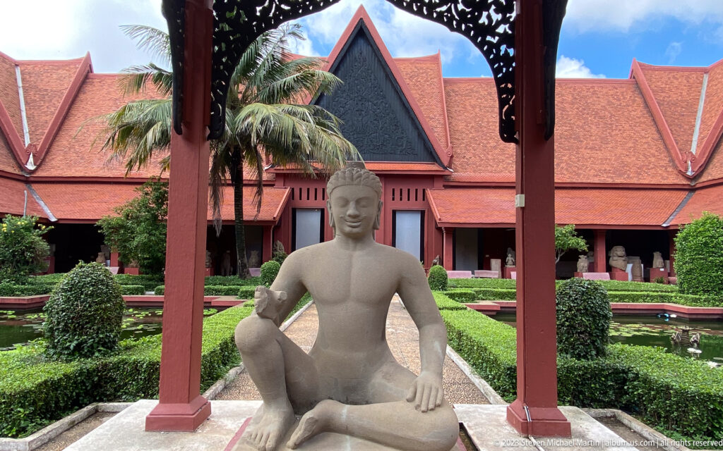 Alternate courtyard view at the National Museum of Cambodia.