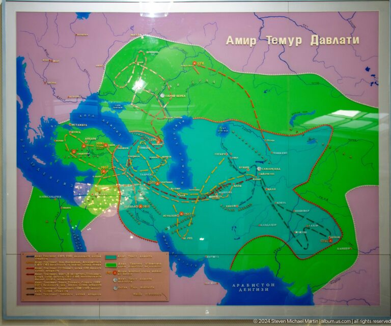 Green regional map with red route lines and place names.