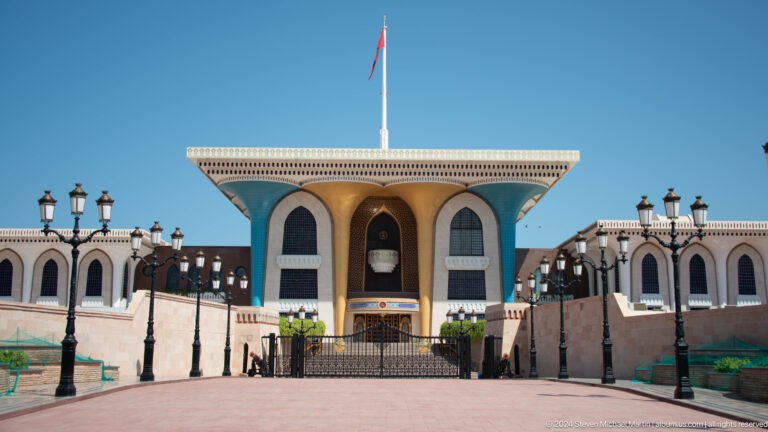 Palace gate pavilion viewed from centerline.