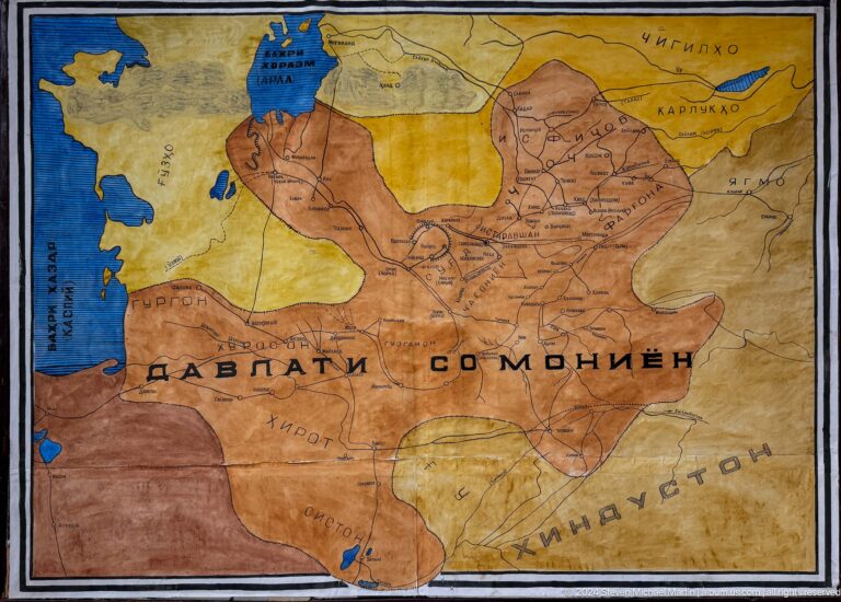 Vintage Cyrillic regional map with tan land areas, blue margins, and marked boundaries.