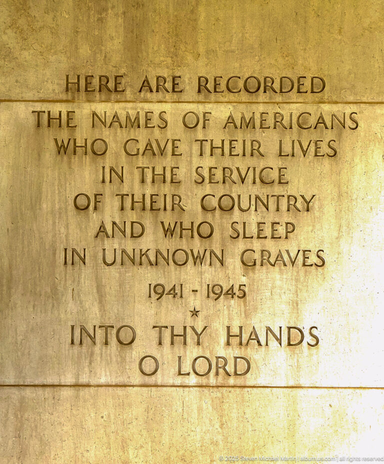 Stone memorial inscription honoring Americans who died in service and sleep in unknown graves, dated 1941–1945.