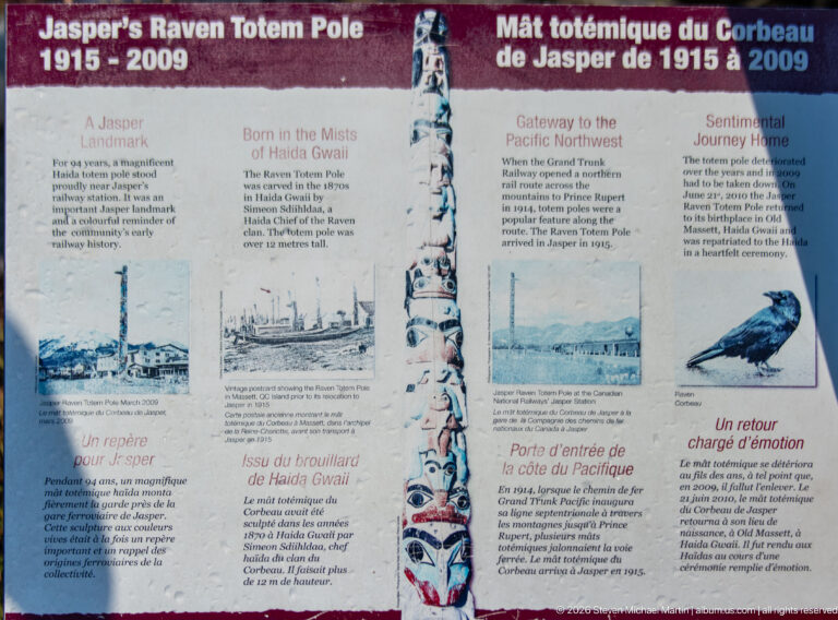 Bilingual panel titled “Jasper Raven Totem Pole 1915 to 2009,” with historic photographs and a central totem-pole illustration.