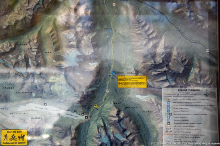 Visitor map showing the Icefields Parkway corridor and Jasper National Park region with safety and legend information.